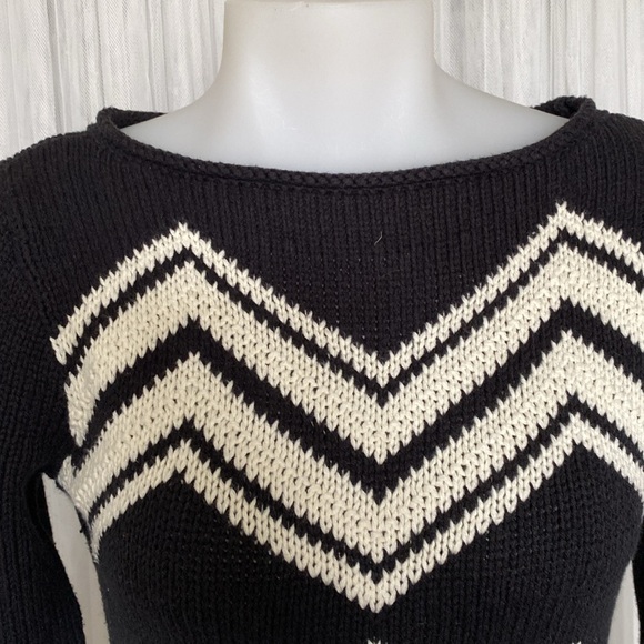 LRL Lauren Jeans Co. Ralph Lauren Black and Cream Geometric Sweater Knit
Size S - Picture 4 of 16
